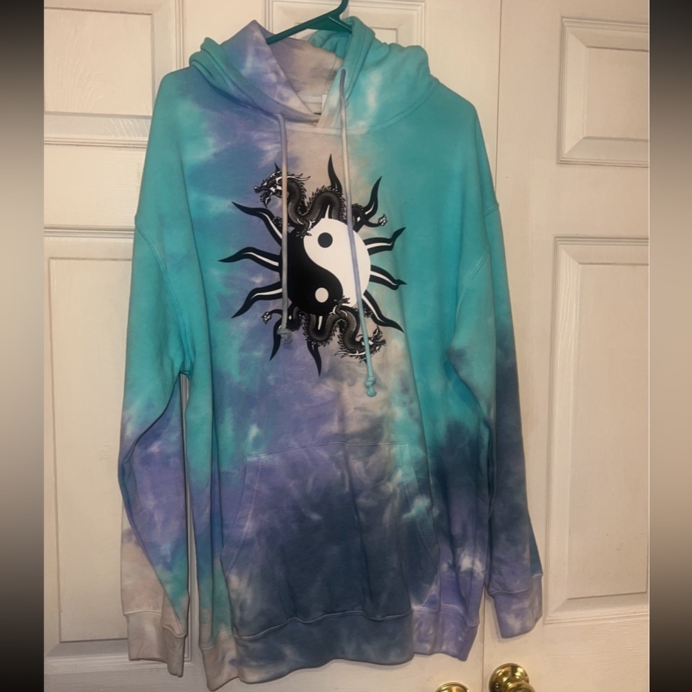 Ying Yang dragon tie dye hoodie nwt